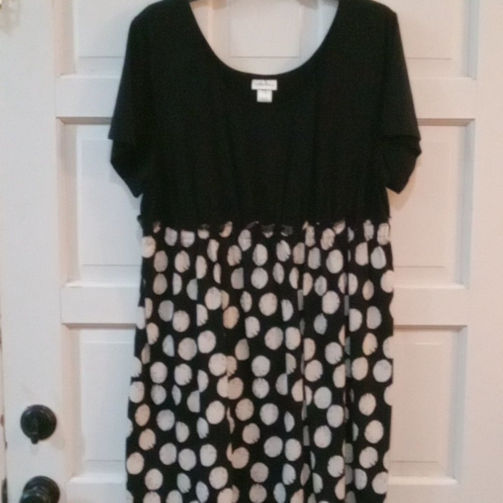 Motherhood Maternity Dress Black & White Size 1X Polka Dot Skirt